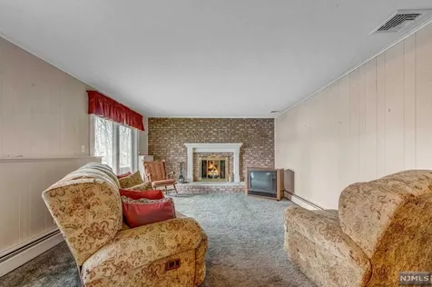 888 Roberts Court Franklin Lakes NJ 07417