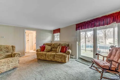 888 Roberts Court Franklin Lakes NJ 07417