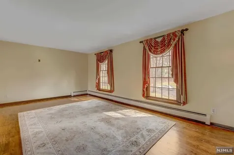 888 Roberts Court Franklin Lakes NJ 07417