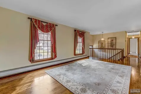 888 Roberts Court Franklin Lakes NJ 07417