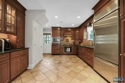 333 Libby Avenue Ridgewood NJ 07450