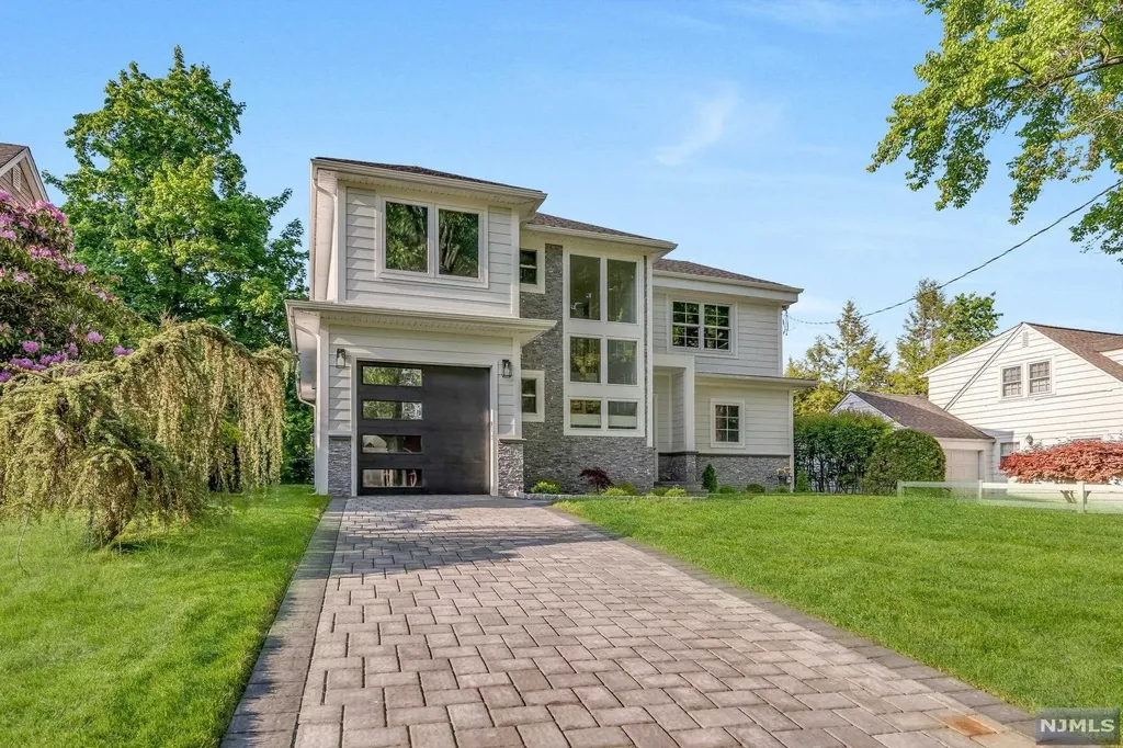 631 Maxwell Place Ridgewood NJ 07450