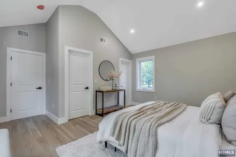 631 Maxwell Place Ridgewood NJ 07450