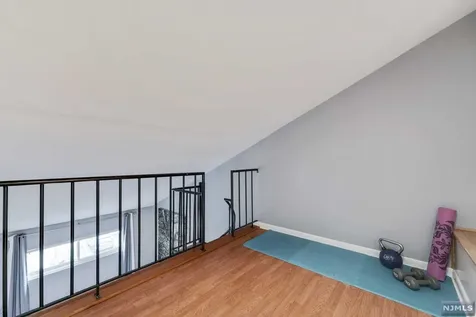 103 River Road Nutley NJ 07110