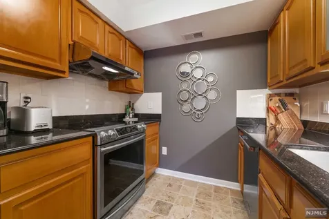 103 River Road Nutley NJ 07110