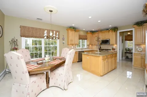95 Dorothy Drive North Haledon NJ 07508