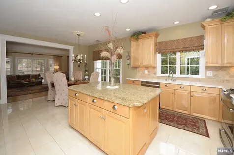 95 Dorothy Drive North Haledon NJ 07508
