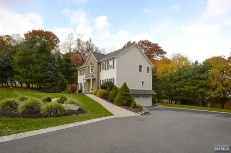 95 Dorothy Drive North Haledon NJ 07508