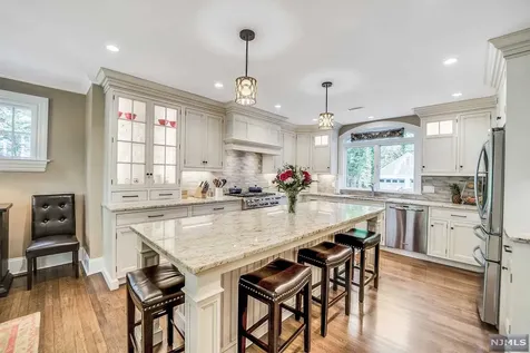 141 Avondale Road Ridgewood NJ 07450