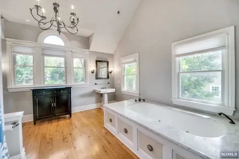 141 Avondale Road Ridgewood NJ 07450