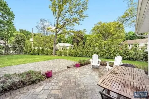 11 Dartmouth Way Oakland NJ 07436