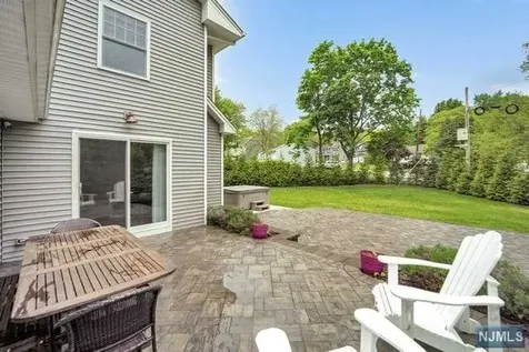 11 Dartmouth Way Oakland NJ 07436