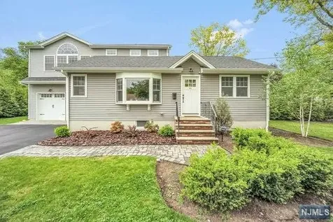 11 Dartmouth Way Oakland NJ 07436