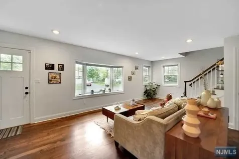 11 Dartmouth Way Oakland NJ 07436