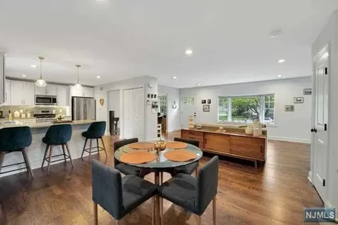 11 Dartmouth Way Oakland NJ 07436