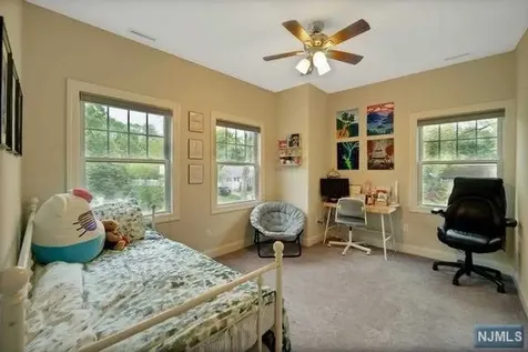 11 Dartmouth Way Oakland NJ 07436