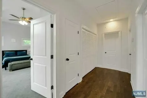 11 Dartmouth Way Oakland NJ 07436
