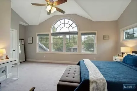 11 Dartmouth Way Oakland NJ 07436