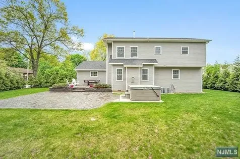 11 Dartmouth Way Oakland NJ 07436