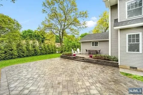 11 Dartmouth Way Oakland NJ 07436