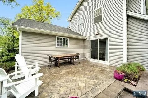 11 Dartmouth Way Oakland NJ 07436