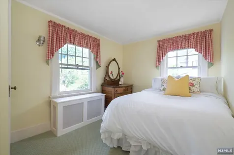 420 Colonial Road Ridgewood NJ 07450