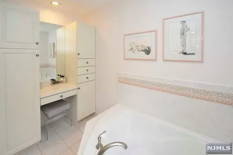 174 Van Winkle Lane Mahwah NJ 07430
