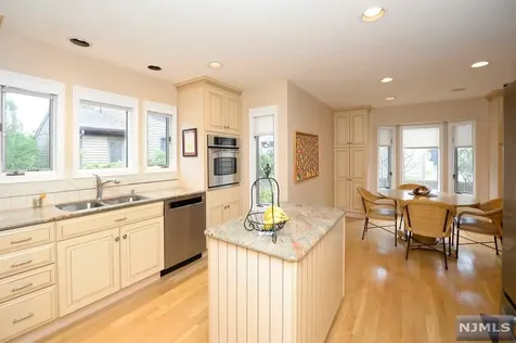 174 Van Winkle Lane Mahwah NJ 07430