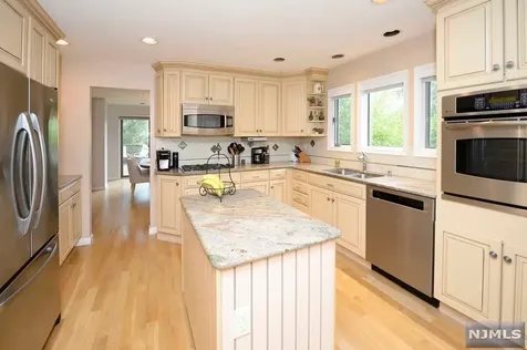 174 Van Winkle Lane Mahwah NJ 07430