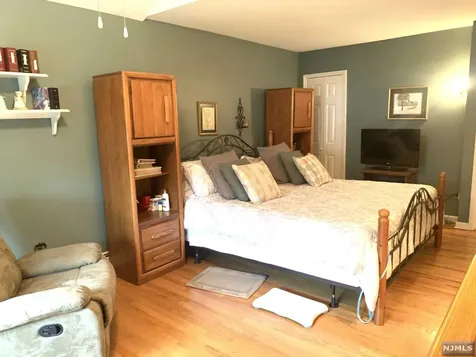 253 S Prospect Avenue Bergenfield NJ 07621