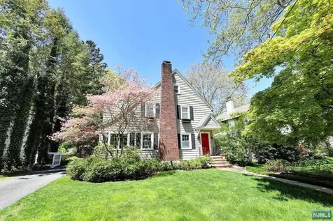 328 Pearsall Avenue Ridgewood NJ 07450