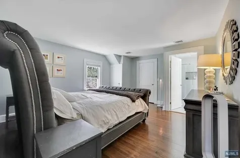 328 Pearsall Avenue Ridgewood NJ 07450