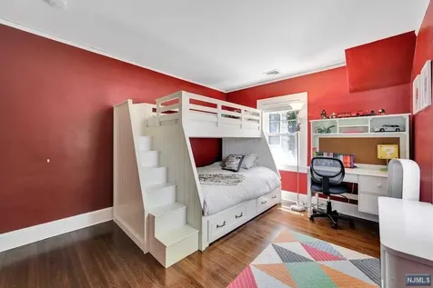 328 Pearsall Avenue Ridgewood NJ 07450