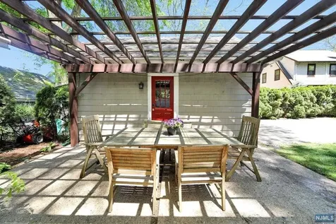 328 Pearsall Avenue Ridgewood NJ 07450