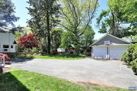 328 Pearsall Avenue Ridgewood NJ 07450