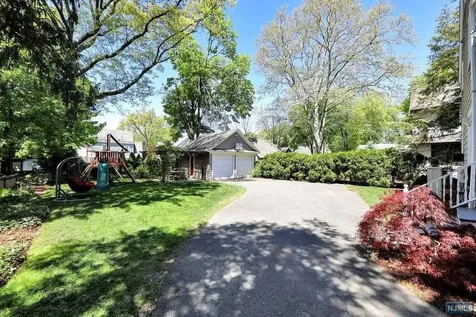328 Pearsall Avenue Ridgewood NJ 07450