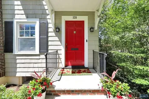 328 Pearsall Avenue Ridgewood NJ 07450