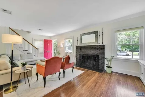328 Pearsall Avenue Ridgewood NJ 07450