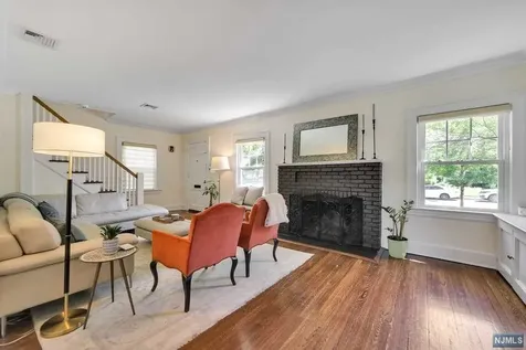 328 Pearsall Avenue Ridgewood NJ 07450