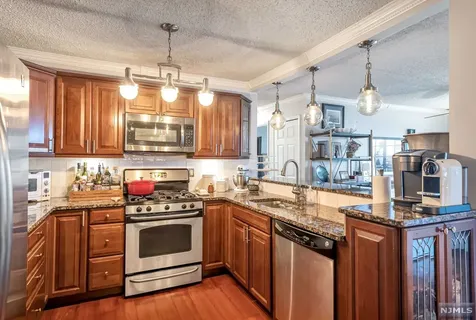 1059 Ash Drive Mahwah NJ 07430