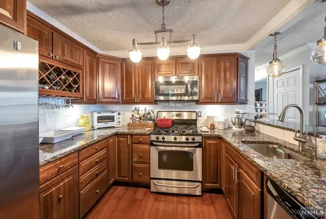 1059 Ash Drive Mahwah NJ 07430