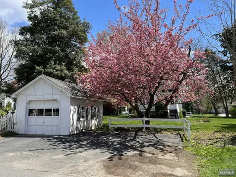 176 Park Avenue Allendale NJ 07401