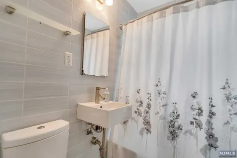 30 Blum Lane Nutley NJ 07110