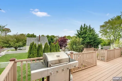 30 Blum Lane Nutley NJ 07110