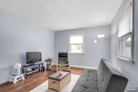 30 Blum Lane Nutley NJ 07110