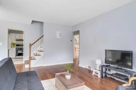 30 Blum Lane Nutley NJ 07110