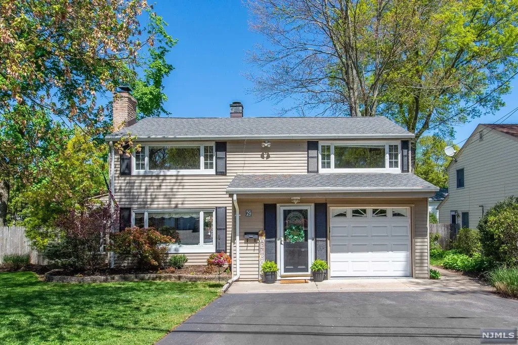 29 Stuart Street Waldwick NJ 07463