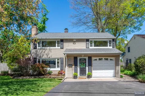 29 Stuart Street Waldwick NJ 07463