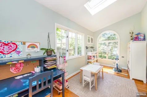 29 Stuart Street Waldwick NJ 07463