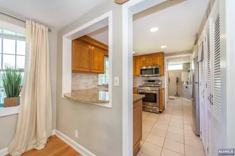 29 Stuart Street Waldwick NJ 07463